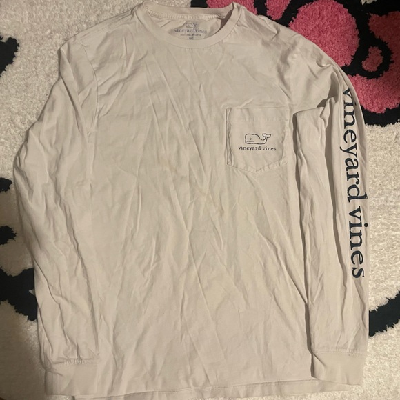 Vineyard Vines White Long Sleeve 💕 - Picture 3 of 5